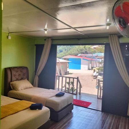 Oceanboys Inn Kampong Pasir Panjang  Eksteriør billede