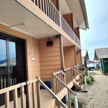 Oceanboys Inn Kampong Pasir Panjang  Eksteriør billede