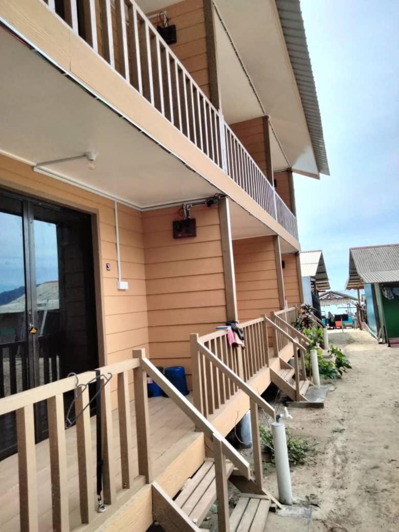 Oceanboys Inn Kampong Pasir Panjang  Eksteriør billede